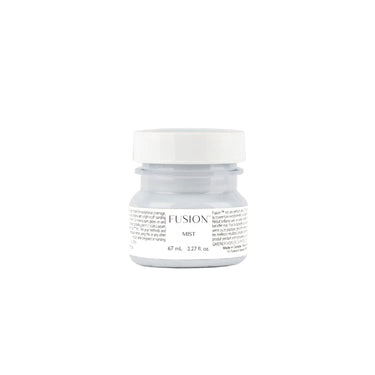 Mist Fusion™ Mineral Paint pehmeä vaaleansininen kalustemaali.