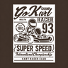 Valkoinen A4-maalaussabluuna, jossa kartingauto kuljettajineen, numero 93 sekä SUPER SPEED- ja Kart Racer -tekstit tummanruskeina aukkoina.
