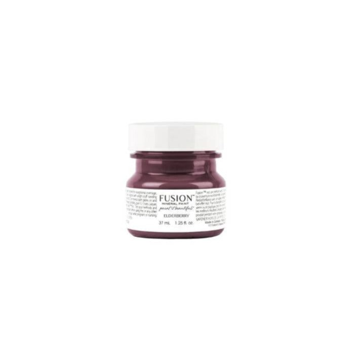 Elderberry – Kuninkaallisen näyttävää, tyylikästä purppuraa. Tämä violetinpunaiseen vivahtava sävy tuo kotiisi herkullisen, laskelmoidun tilkan tunnelmallisuutta. Fusion Mineral Paint on loistava valinta niin diy harrastajalle kuin ammattilaiselle. Entisöinti ja perinnemaalaus onnistuu myös Fusionilla. Sävyjä on yli 60. Fusion on myrkytön ja helppo mineraalimaali. Kalkkimaali ja huonekalumaali kalpenee tämän rinnalla!