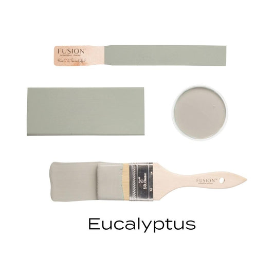 Murrettu vihreä. Himmeä vihreä, jossa häivähdys harmaata. Tämä sävy on rauhoittava ja seesteinen. Fusion Mineral Paint on loistava valinta niin diy harrastajalle kuin ammattilaiselle. Entisöinti ja perinnemaalaus onnistuu myös Fusionilla. Sävyjä on yli 60. Fusion on myrkytön ja helppo mineraalimaali. Kalkkimaali ja huonekalumaali kalpenee tämän rinnalla!