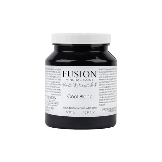Täydellinen pikimusta. Ylivoimaisesti eniten myyty väri, täydellinen sysimusta, joka korostaa mitä muuta väriä tahansa! Fusion Mineral Paint on loistava valinta niin diy harrastajalle kuin ammattilaiselle. Entisöinti ja perinnemaalaus onnistuu myös Fusionilla. Sävyjä on yli 60. Fusion on myrkytön ja helppo mineraalimaali. Kalkkimaali ja huonekalumaali kalpenee tämän rinnalla! 