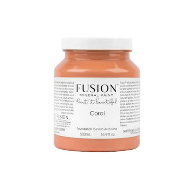Coral korallinpunainen Fusion™ kalustemaali lipaston maalaukseen.