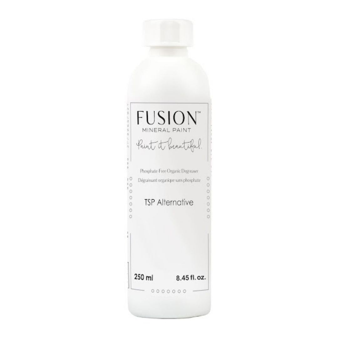 Fusion™ TSP Alternative on vesipohjainen maalipesu, jota käytetään pintojen perinpohjaiseen puhdistamiseen ennen maalaamista. Se poistaa tehokkaasti öljyn, rasvan, sormenjäljet, tahrat ja muut epäpuhtaudet.    Turvallinen käyttää kaikilla pinnoilla (puu, maali, kipsi, melamiini, muovit, metallit ja lasi). 