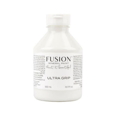 Onko sinulla vaikeasti maalattava pinta ja epäilet pysyykö maali siinä? Ultra Grip pohjustusaine eli primeri mahdollistaa Fusion™ värien tarttumisen pintoihin, jotka eivät tyypillisesti sovellu maalattavaksi, kuten lakattu pinta, laminaatti, metalli tai lasi.