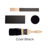 Fusion™ Coal Black – syvän musta mineraalimaalin sävy käsin maalatulla vanerisella värimallilla.