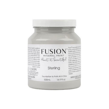 Fusion™ Sterling raikas ja hienostunut vaaleanharmaa maalisävy.