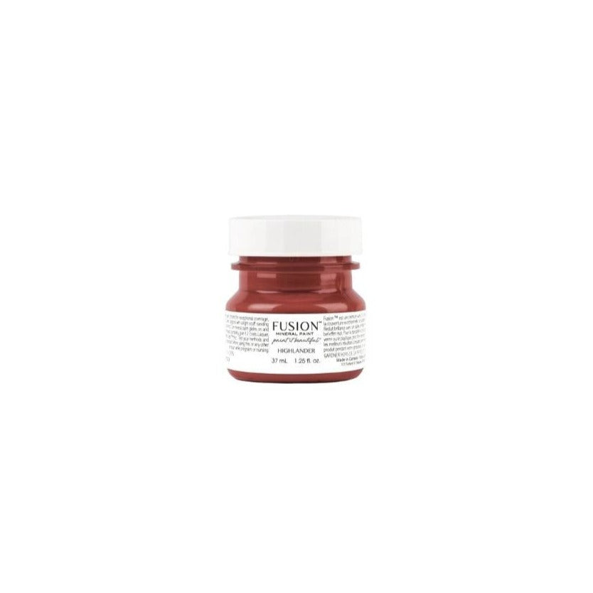 Highlander – Syvä ja voimallinen versio punaisesta, jossa mukana aavistus uhkean lämmintä oranssia. Muistuttaa hiukan suomalaista punamultaa!Fusion Mineral Paint on loistava valinta niin diy harrastajalle kuin ammattilaiselle. Entisöinti ja perinnemaalaus onnistuu myös Fusionilla. Sävyjä on yli 60. Fusion on myrkytön ja helppo mineraalimaali. Kalkkimaali ja huonekalumaali kalpenee tämän rinnalla!
