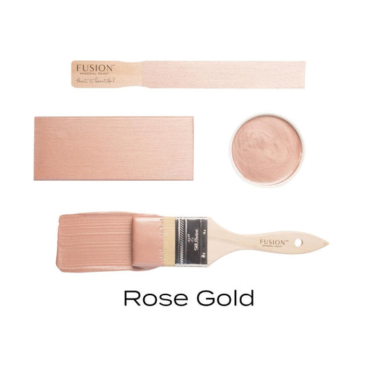Tämä super-trendikäs väri, Rose Gold, on pehmeä ja hauska vaaleanpunainen. Fusion Mineral Paint on loistava valinta niin diy harrastajalle kuin ammattilaiselle. Entisöinti ja perinnemaalaus onnistuu myös Fusionilla. Sävyjä on yli 60. Fusion on myrkytön ja helppo mineraalimaali. Kalkkimaali ja huonekalumaali kalpenee tämän rinnalla!