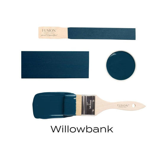 Willowbank – Klassiseen laivastonsiniseen on lisätty ripaus eloisaa persoonallisuutta. Se tuo mihin tahansa tilaan vaivattomasti lisäenergiaa. Fusion Mineral Paint on loistava valinta niin diy harrastajalle kuin ammattilaiselle. Entisöinti ja perinnemaalaus onnistuu myös Fusionilla. Sävyjä on yli 60. Fusion on myrkytön ja helppo mineraalimaali. Kalkkimaali ja huonekalumaali kalpenee tämän rinnalla!